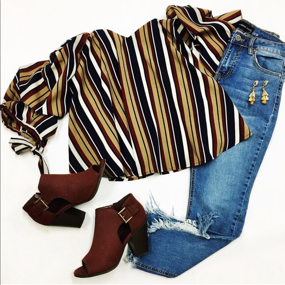 Adorable off the shoulder striped top!
